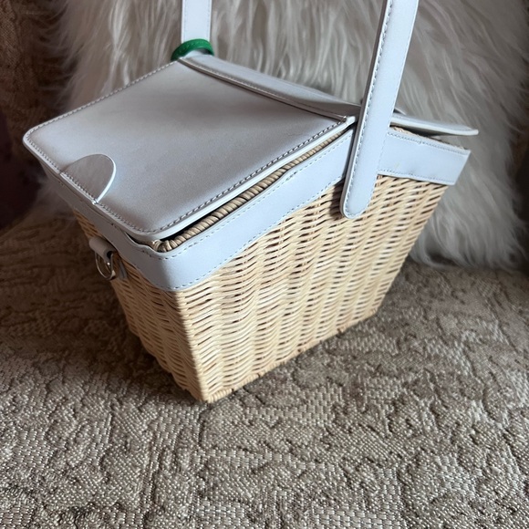 kate spade Strawberry Picnic in the Park wicker purse ~ Limited Edition - Picture 4 of 6